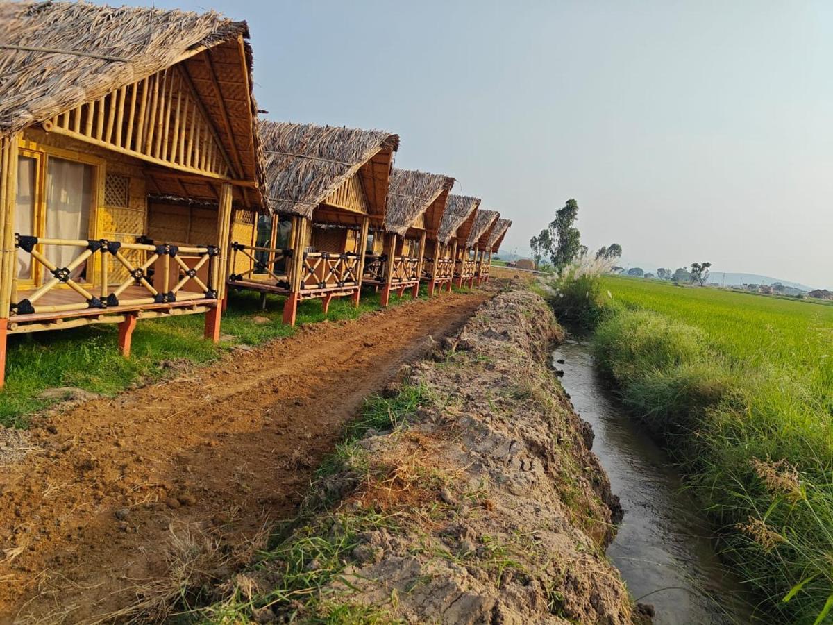 The Sundown Hampi Hotell Exteriör bild